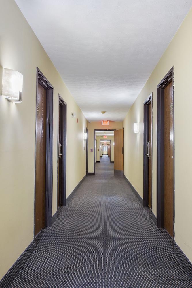 Red Lion Inn & Suites Olathe Kansas City Exteriör bild