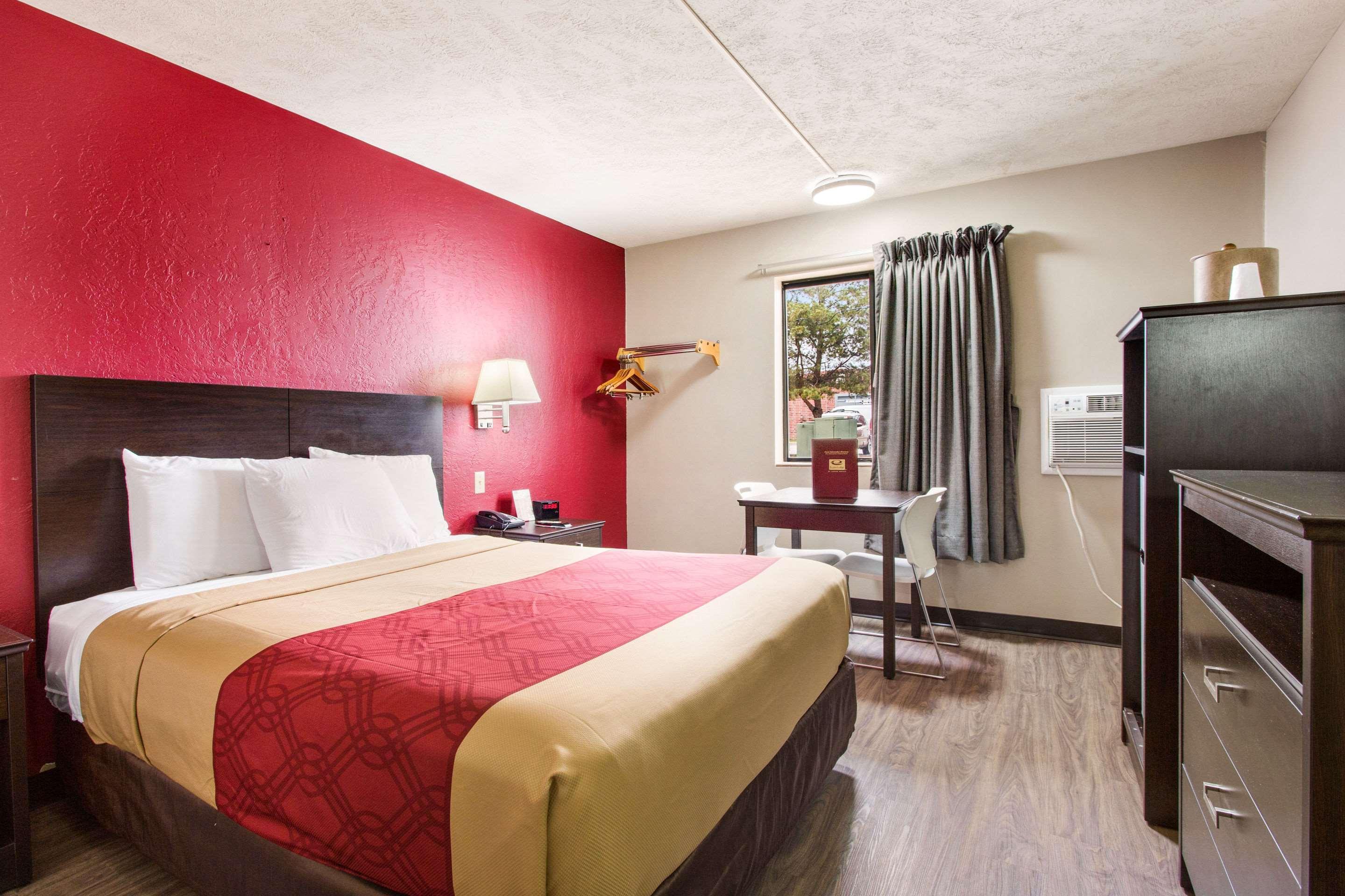 Red Lion Inn & Suites Olathe Kansas City Exteriör bild