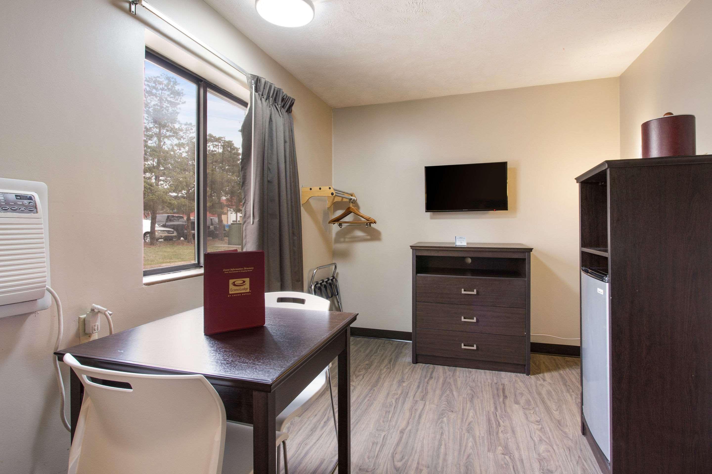 Red Lion Inn & Suites Olathe Kansas City Exteriör bild