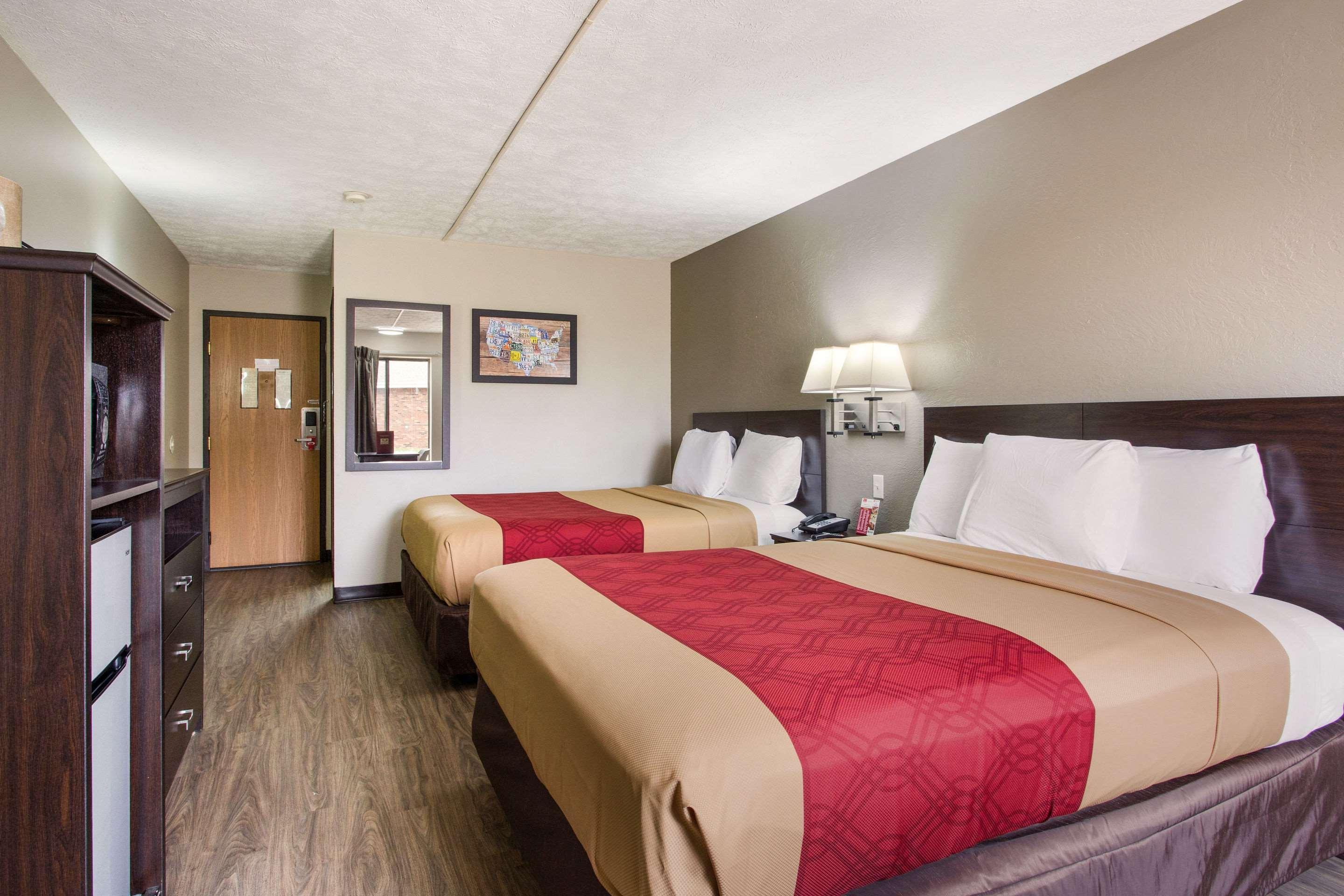 Red Lion Inn & Suites Olathe Kansas City Exteriör bild