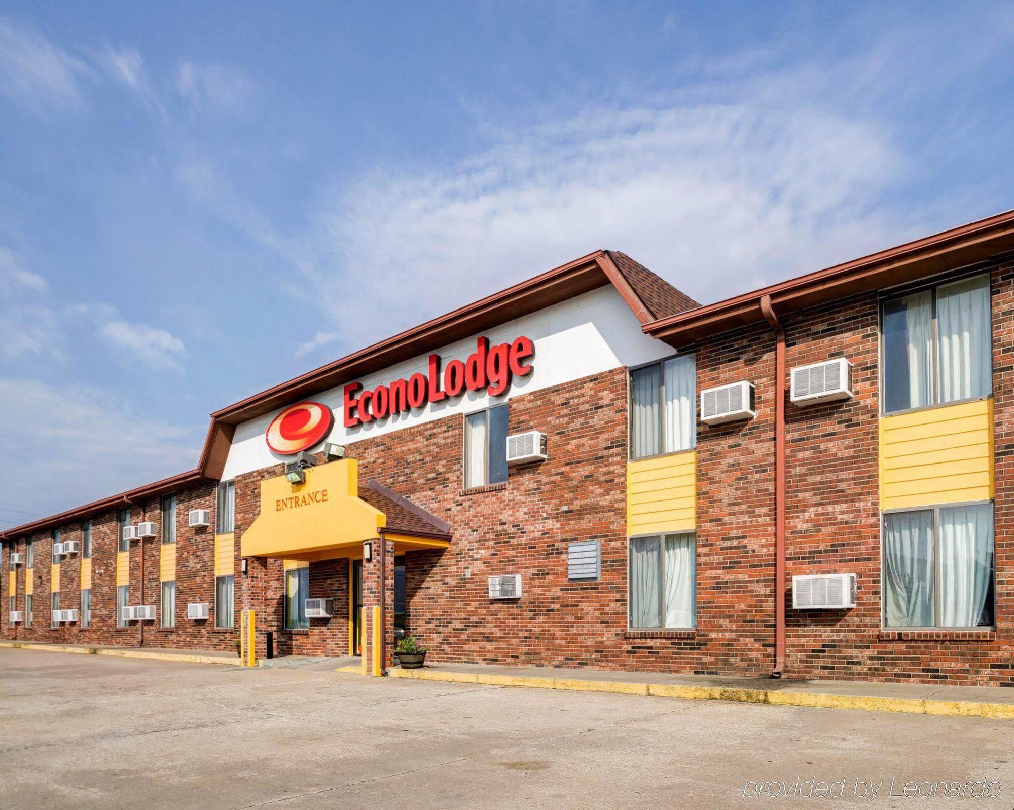 Red Lion Inn & Suites Olathe Kansas City Exteriör bild