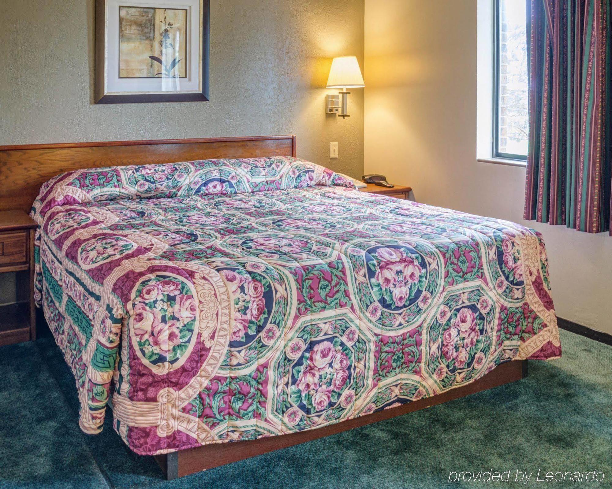 Red Lion Inn & Suites Olathe Kansas City Exteriör bild